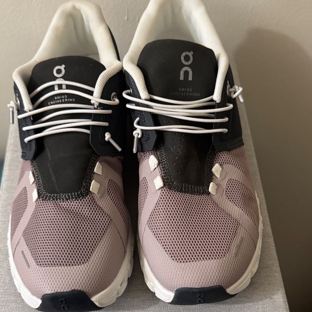 On Running  5Fuse Sneakers in eclipse and zinc